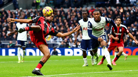 Star playmaker Alex Iwobi saves Fulham from defeat against Tottenham