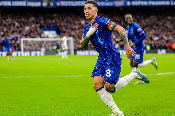 Chelsea star Enzo Fernandez celebrates his goal against Aston Villa | Imago