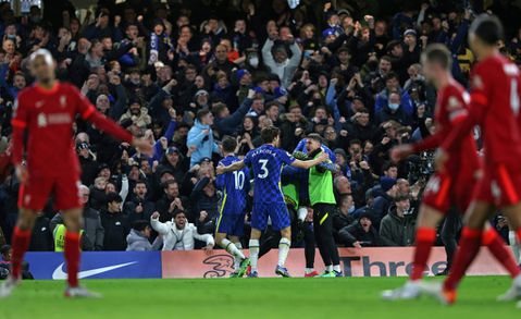 Chelsea fight back to hold Liverpool, Benitez under fire as Everton crash