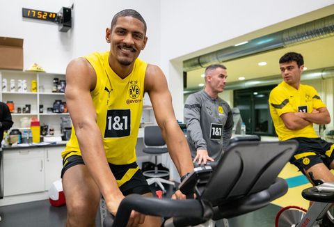 Sebastian Haller resumes Dortmund training after bout with cancer