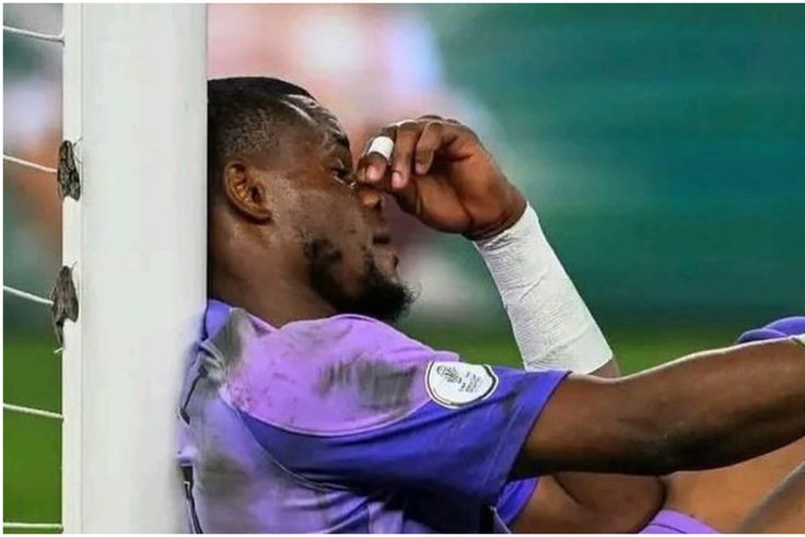 A distraught Super Eagles goalkeeper Stanley Nwabali. (Photo Credit: Nwabali/IG)