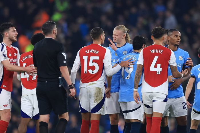 Erling Haaland confronts Arsenal players | Imago