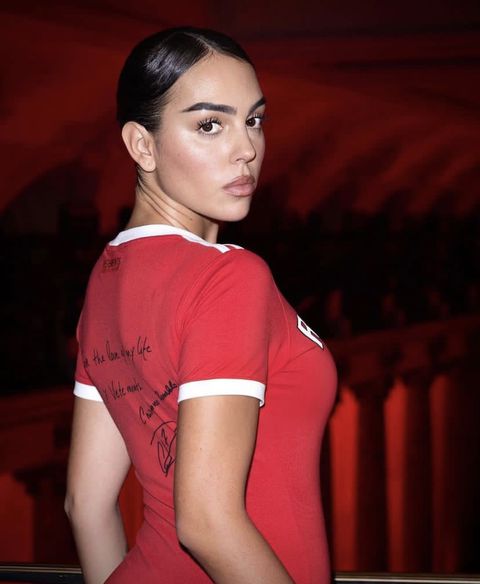 Georgina Rodriguez makes fashion tribute to Ronaldo's Man U days at ...