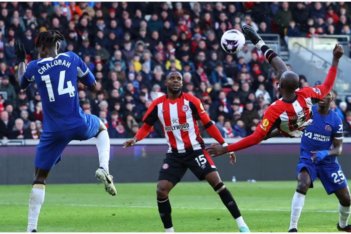 Frank Onyeka watches Wissa's remarkable execution