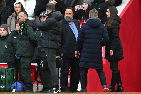 Nottingham Forest boss pursues referee down the tunnel || Imago