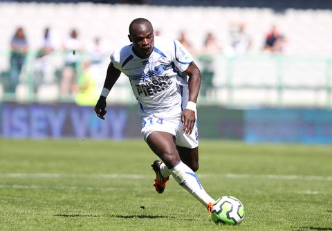 Dennis Oliech: The Menace Whose Fame Transformed Kenyan Football Forever