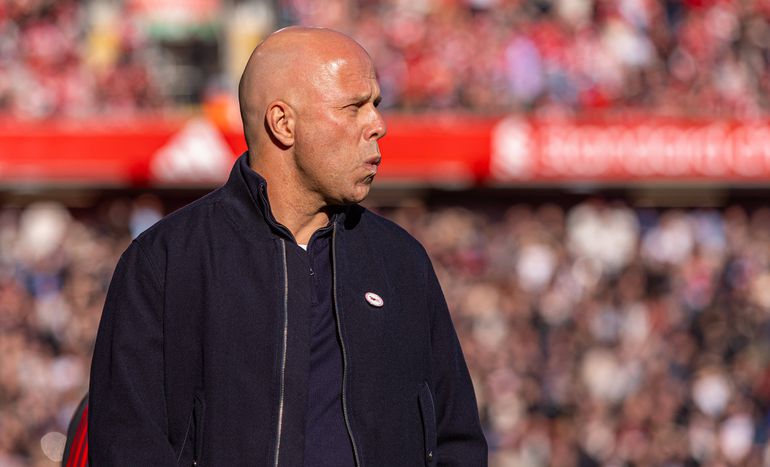 Liverpool manager Arne Slot || Imago