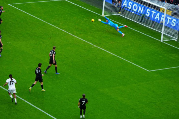 Osimhen scored and assisted, Iwobi stunned S​purs, Onuachu hit 17 — Naija Stars Abroad rated this weekend