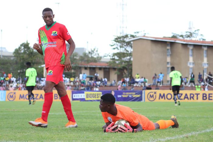 Gogo boys striker waiting Sofapaka goalkeeper to release the ball