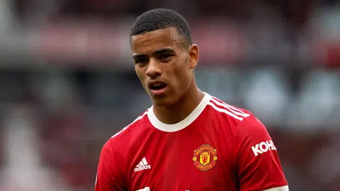 Report: Manchester United considering contract extension for Mason Greenwood