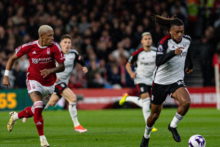 Alex Iwobi in action for Fulham against Nottingham Forest || Image credit: Imago