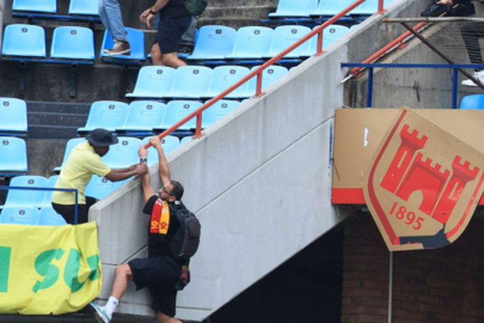 Mamelodi Sundowns fan. Pulse Sports Kenya.