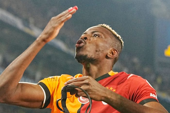 Victor Osimhen celebrates