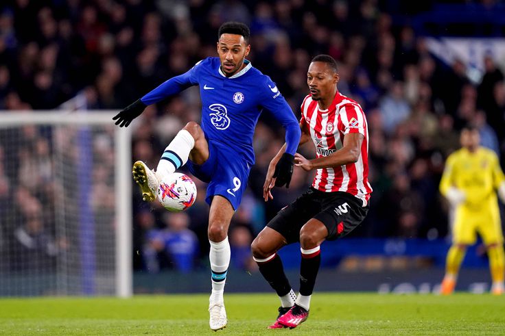 Chelsea tease Arsenal with Aubameyang 'threat'