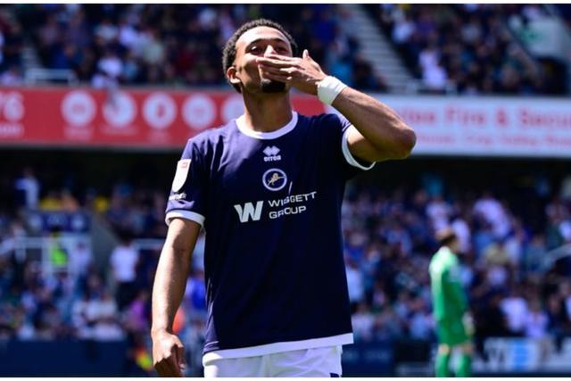 Championship: Femi Azeez celebrates for Millwall vs Oxford United. (Photo Credit: Imago)