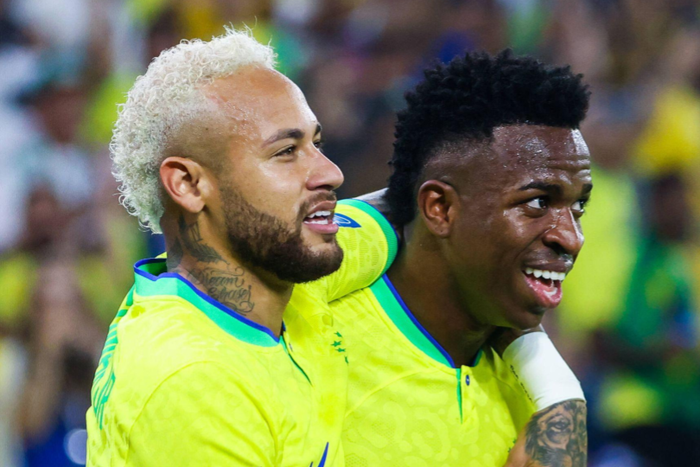 FIFA World Cup, WM, Weltmeisterschaft, Fussball Qatar 2022 Neymar (BRA), Vinicius Junior (BRA) during the World Cup match between Brazil v Korea Republic , in Doha, Qatar, on December 5, 2022.  || Image credit: Imago