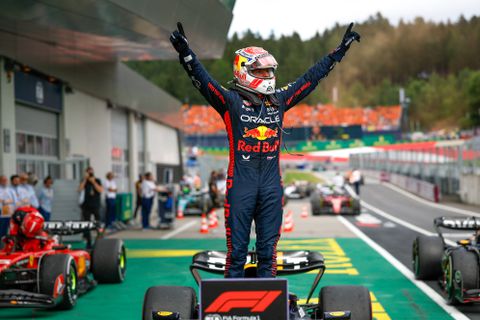 Verstappen strolls to fifth consecutive victory