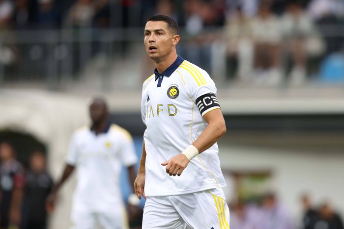 Ex-Man United star claims Ronaldo won't retire