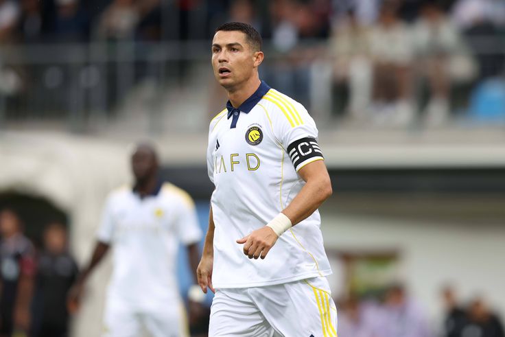 Ex-Man United star claims Ronaldo won't retire