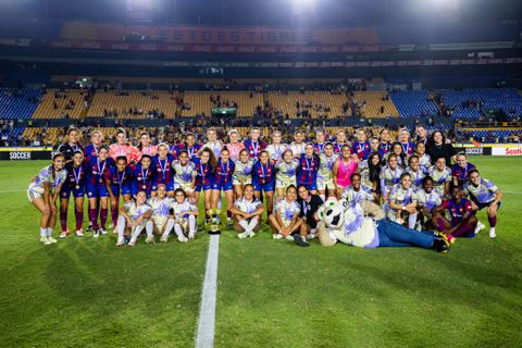 Barcelona held on for the win as they completed their American tour of Mexico and received a trophy for their efforts. Image Credit - Barcelona Femeni
