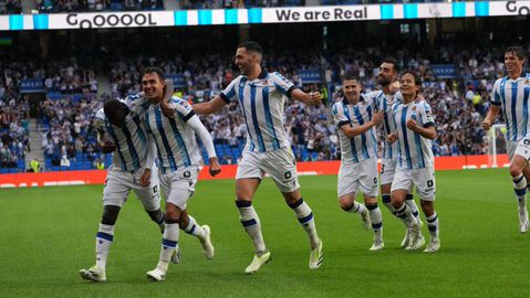 Real Sociedad players celebrate scoring against Granada | X/@ManolisGiak83
