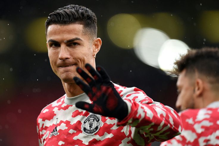 Man Utd stumble again as Chelsea top Premier League