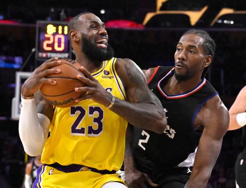 LeBron James delivers historic performance to help Lakers sink Clippers