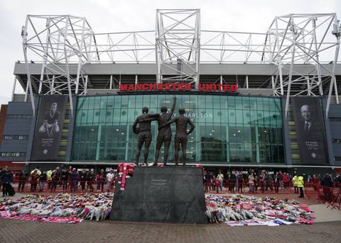 Manchester United fans to sleep outside Old Trafford in protest