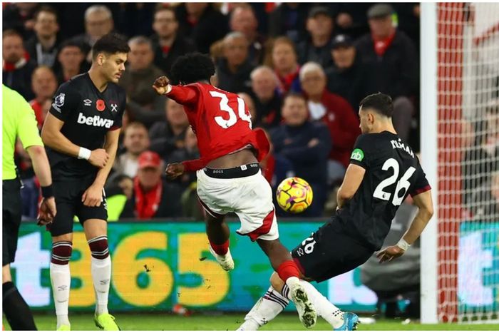 Ola Aina scores his first of the season for Nottingham Forest. (Photo Credit: NFFC/X)