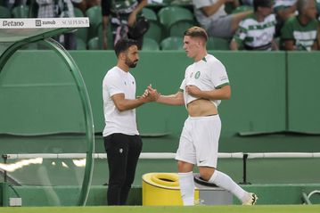 Sporting CP's Viktor Gyokeres plays down rumors of following in manager Ruben Amorim's footsteps and joining Manchester United