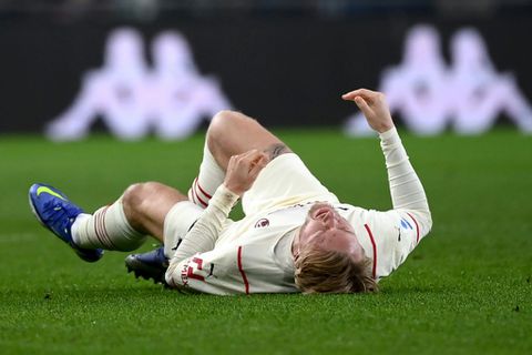 Milan's Kjaer suffers knee ligament damage