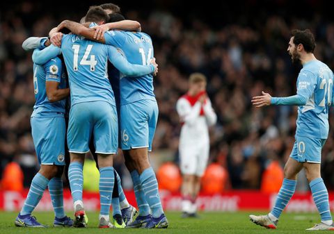 Man City's 'title to lose' after Chelsea, Liverpool fall on their swords