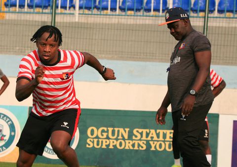 Super Eagles star Onazi spotted training with Remo Stars