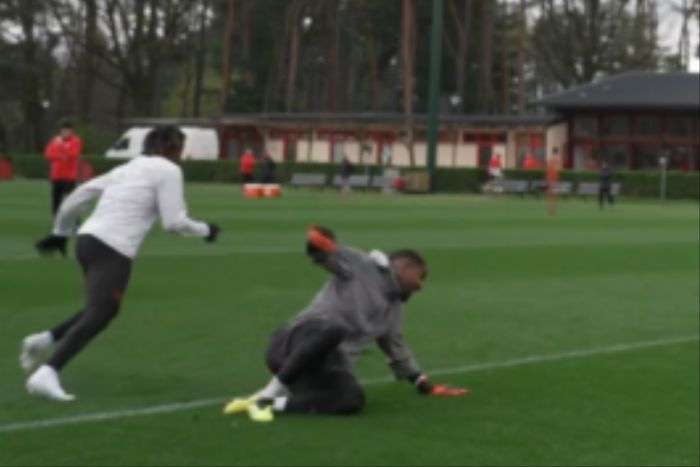Super Eagles of Nigeria star Samuel Chukwueze destroys AC Milan goalkeeper in training.