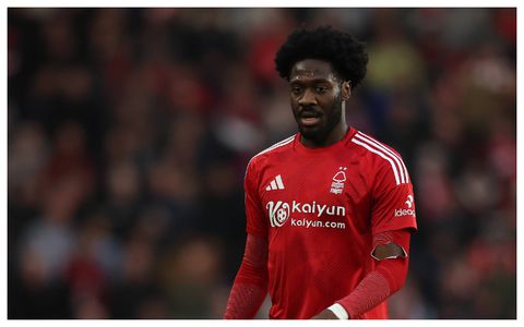 ‘He will definitely be out’ - Nottingham Forest manager reveals extent of Aina’s injury