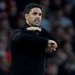 Arsenal manager Mikel Arteta gives instruction during Chelsea game.