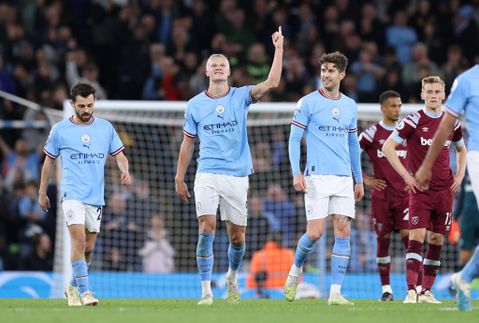 Manchester City defeat West Ham to go reclaim top spot in Premier League title race