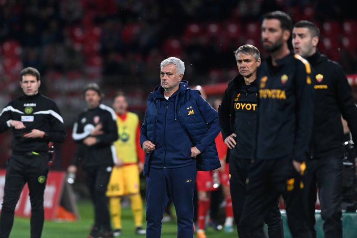 Mourinho's AS Roma face an uphill battle to qualify for the Champions League