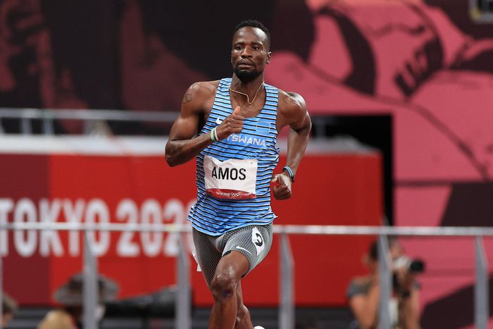 Nijel Amos in action during the 800m final at the Tokyo Olympics.
