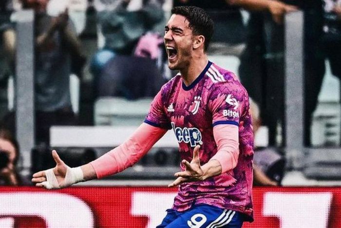 Juventus move  into second position