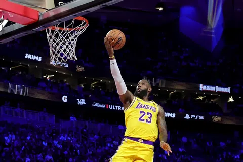 LeBron James Re-Signs 1billion Naira deal with Lakers for Two Years