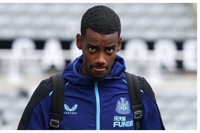 Isak returns to England