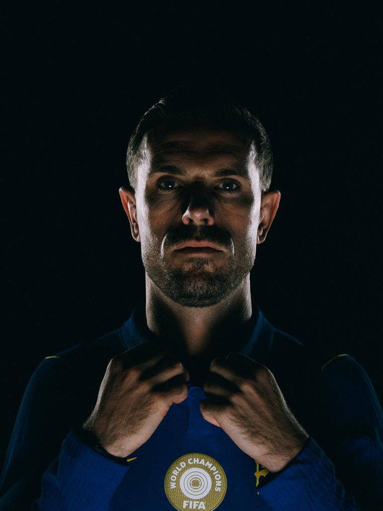Chelsea sign Henderson || X