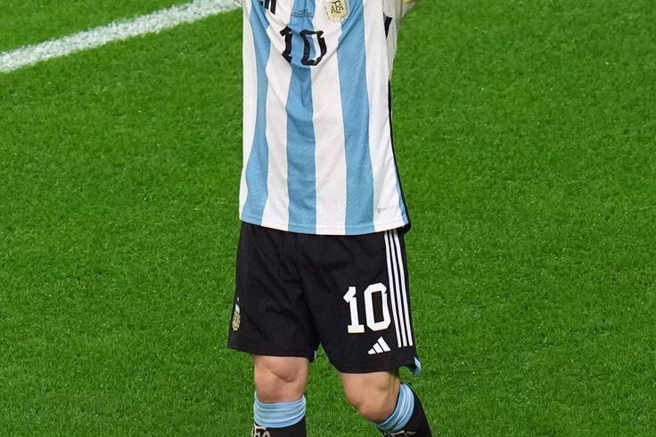 Messi marks 1000th career game with a goal to help Argentina advance to the quarter-final