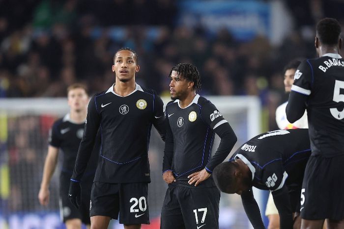 Chelsea players during the game against Leeds United at Elland Road || Image credit: imago
