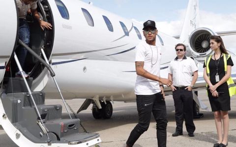 Neymar – Embraer Legacy 450