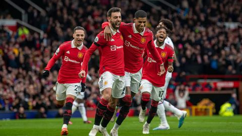 United hold on for crucial three points despite Casemiro red