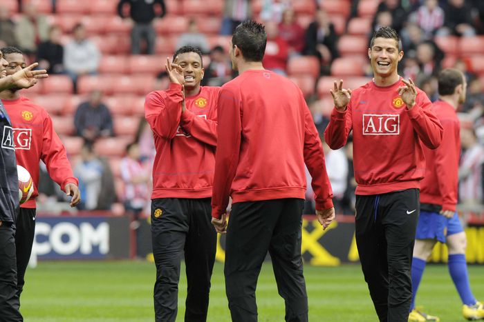 Manchester United s Anderson (left), Nani (centre), and Christiano Ronaldo (right) joke around before kick off...Barclays Premier League..Sunderland v Manchester United..11th April, 2009 || Image credit