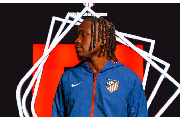 Ex-Super Eagles star slams ill-treatment of Osimhen and Lookman in Italy