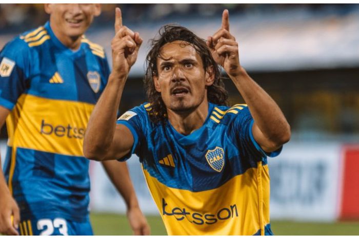 Edinson Cavani celebrates a brilliant night for Boca Juniors.